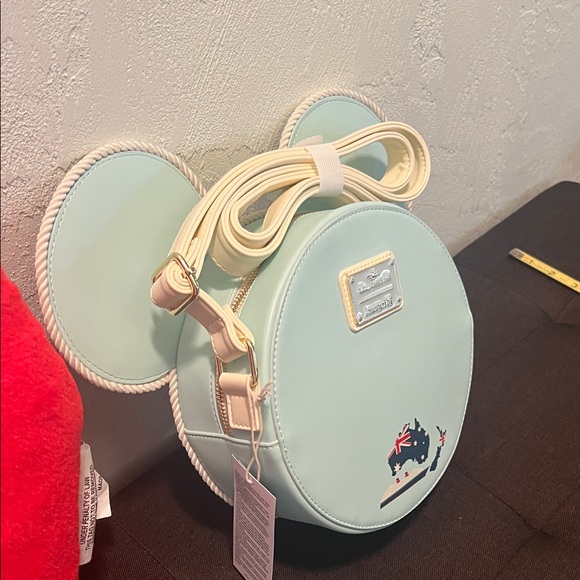 #1461** Unisex’s Disney Cruise Line Mickey and Friends Bag - Blue and Red - Picture 8 of 8